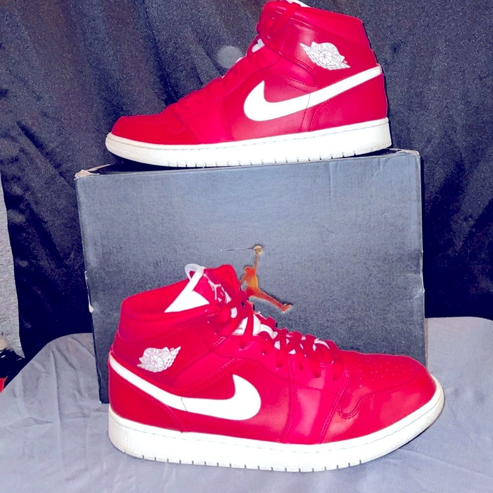Air Jordan 1 Retro Mid "Gym Red 2.0"